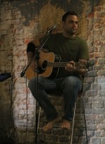 Singer takes the stage in Iowa Hall